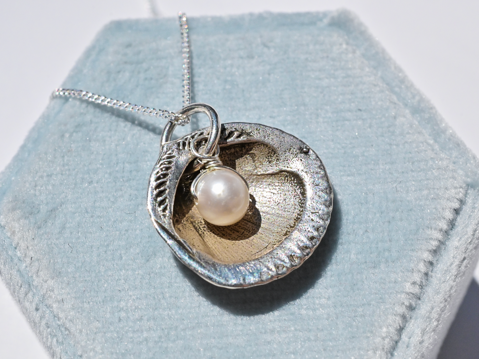 Cast Shell with Pearl Pendant